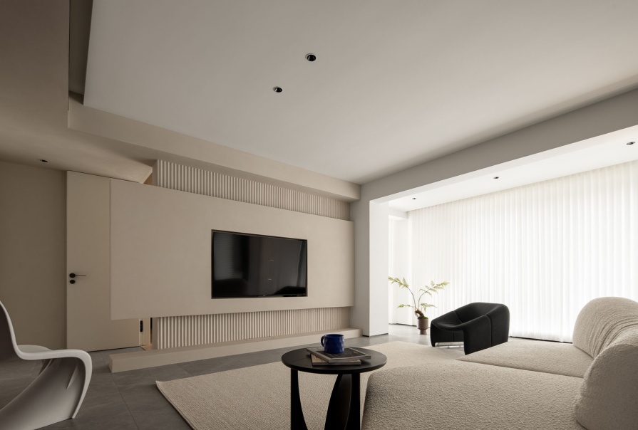 鵬飛南開學(xué)苑126㎡現(xiàn)代風(fēng)格三居室裝修案例